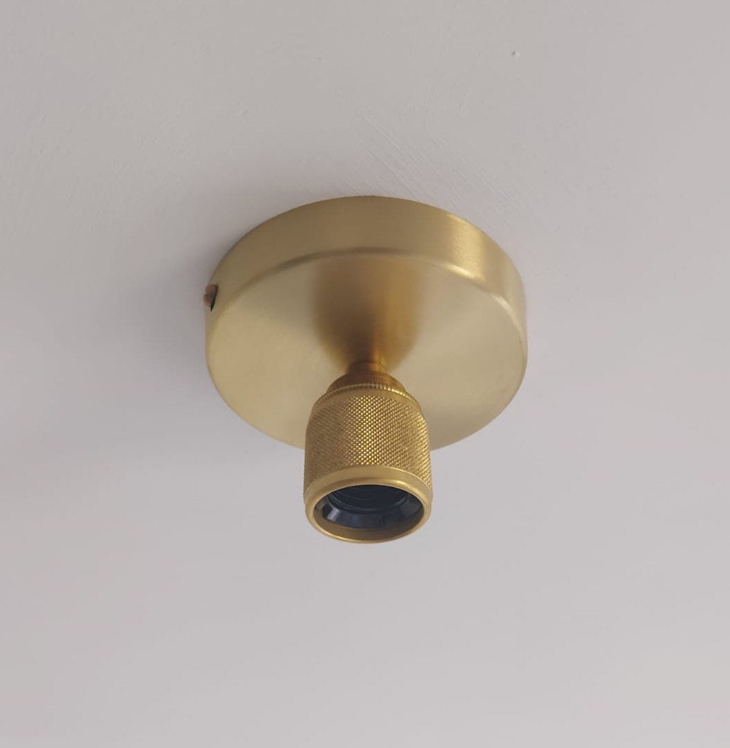 Knurled Brass Batten lamp holder (without bulb)