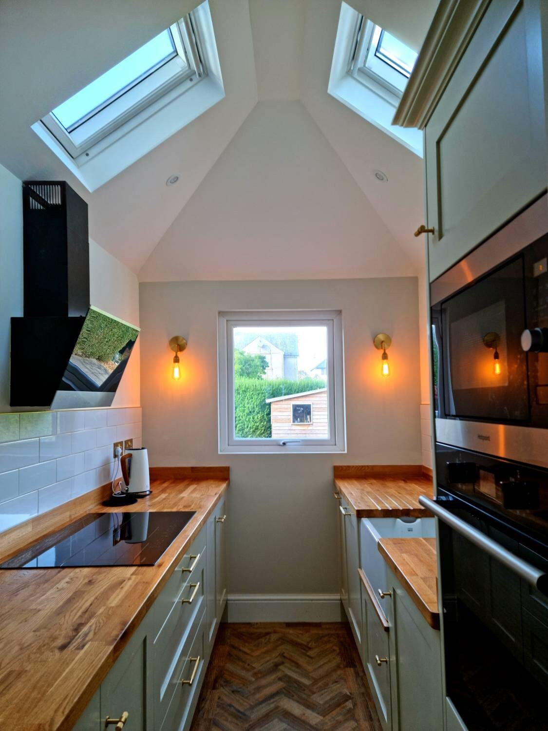 Brass angled wall light (Without bulbs)