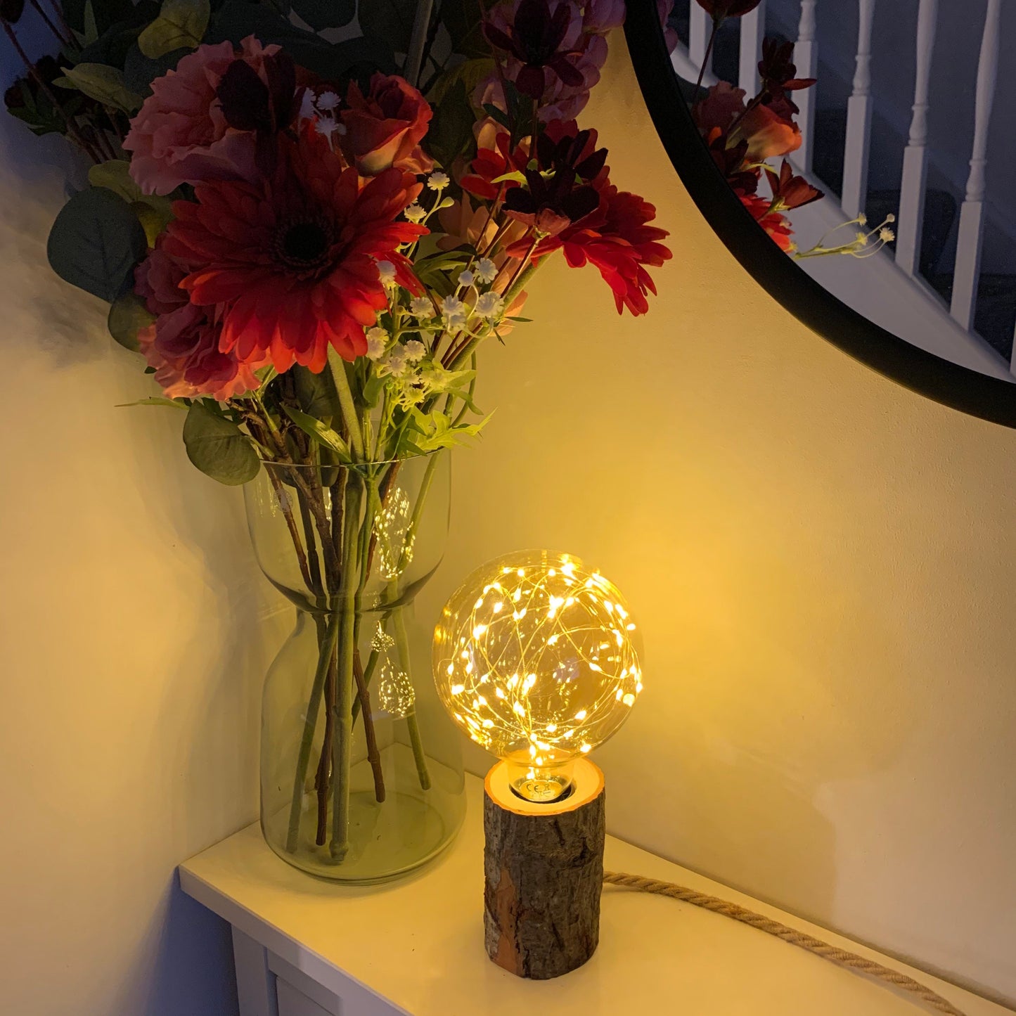 Seasonal wooden table lamp with bulb